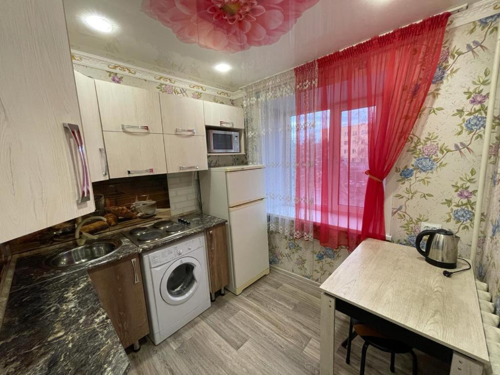 Лермонтова 91 Apartment Pavlodar Bagian luar foto